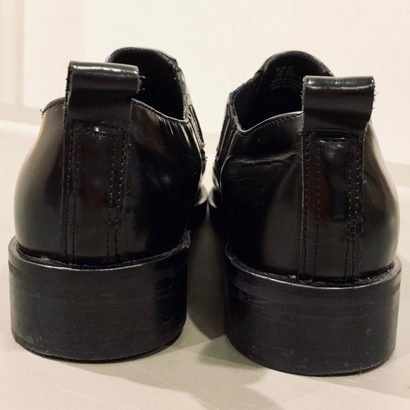 Genuine Leather Unique Pointed Toe Loafers - Picture 3 of 4